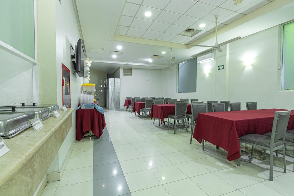 Hotel Plaza del Arco Express Monterrey Esterno foto