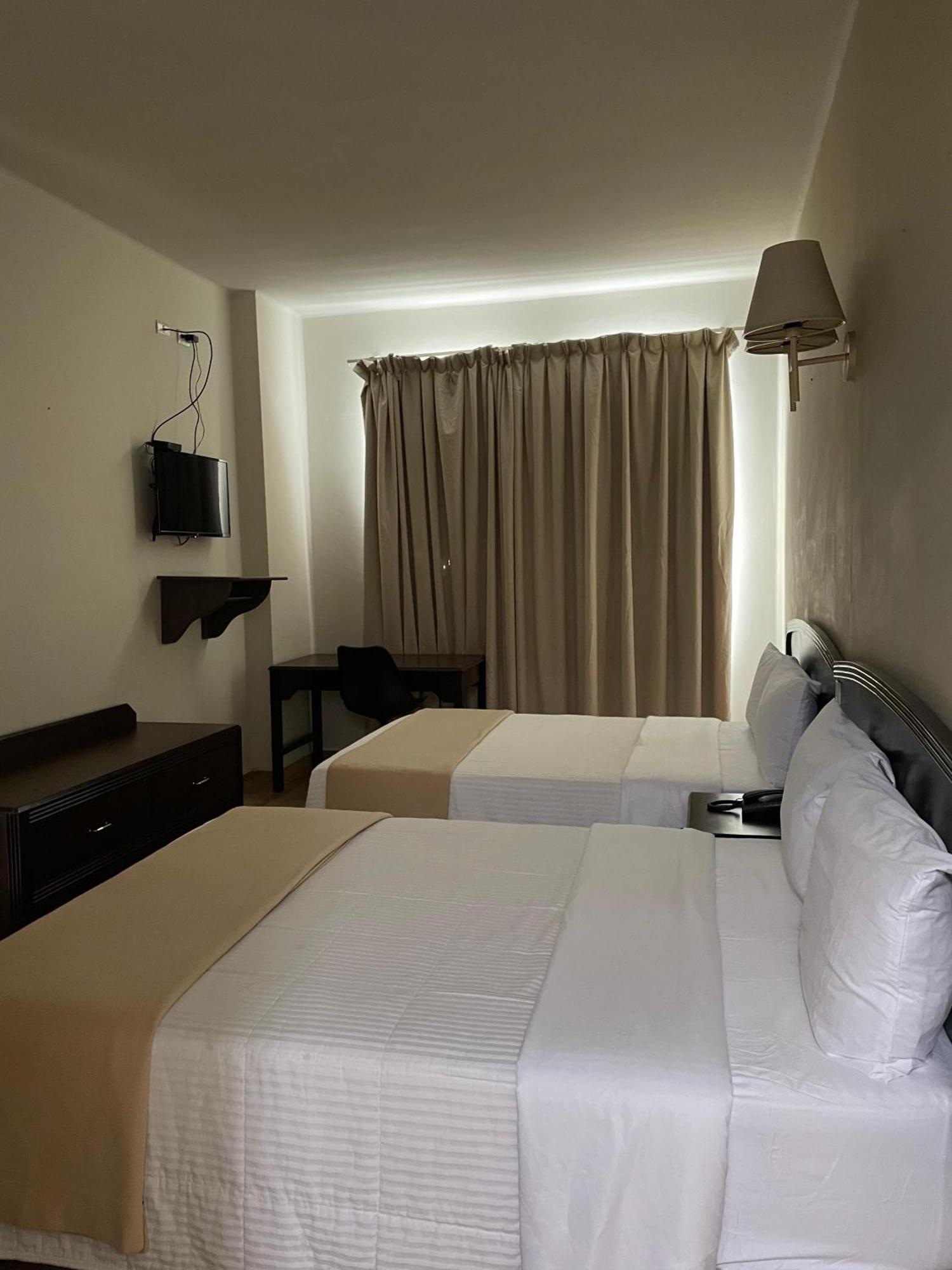 Hotel Plaza del Arco Express Monterrey Esterno foto