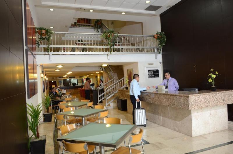 Hotel Plaza del Arco Express Monterrey Esterno foto