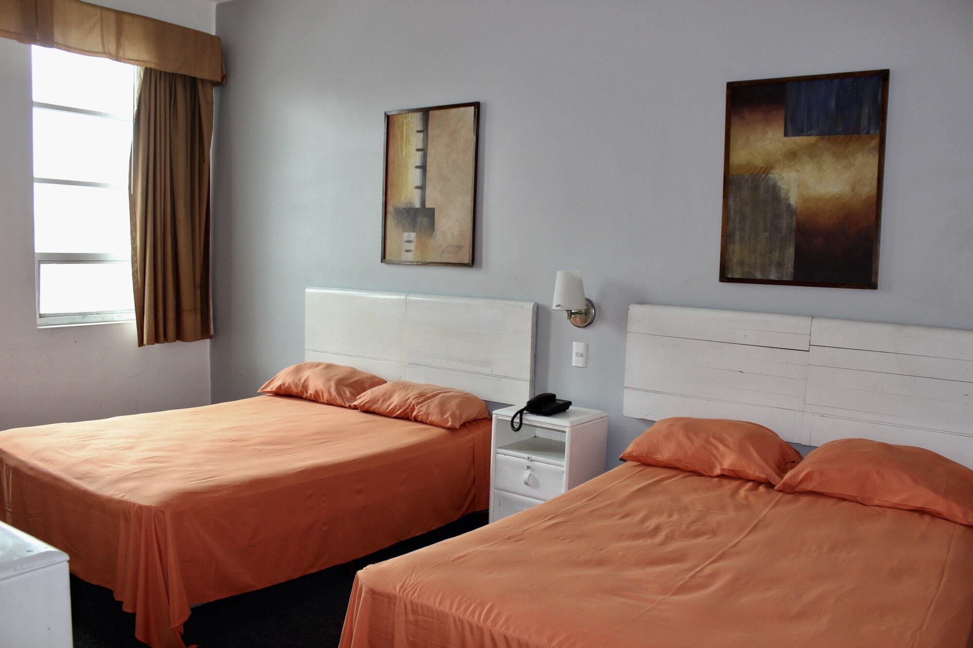 Hotel Plaza del Arco Express Monterrey Esterno foto