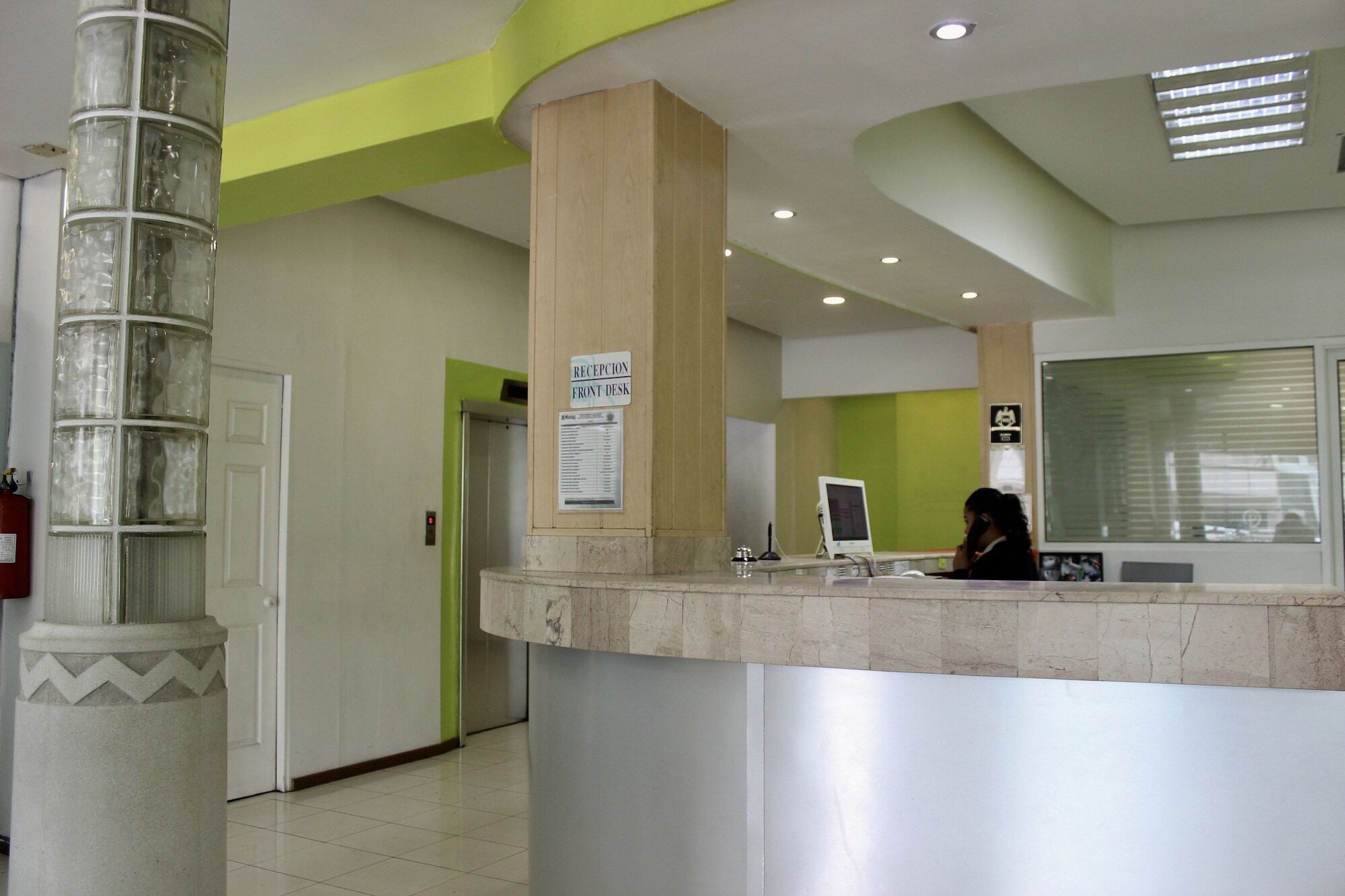 Hotel Plaza del Arco Express Monterrey Esterno foto